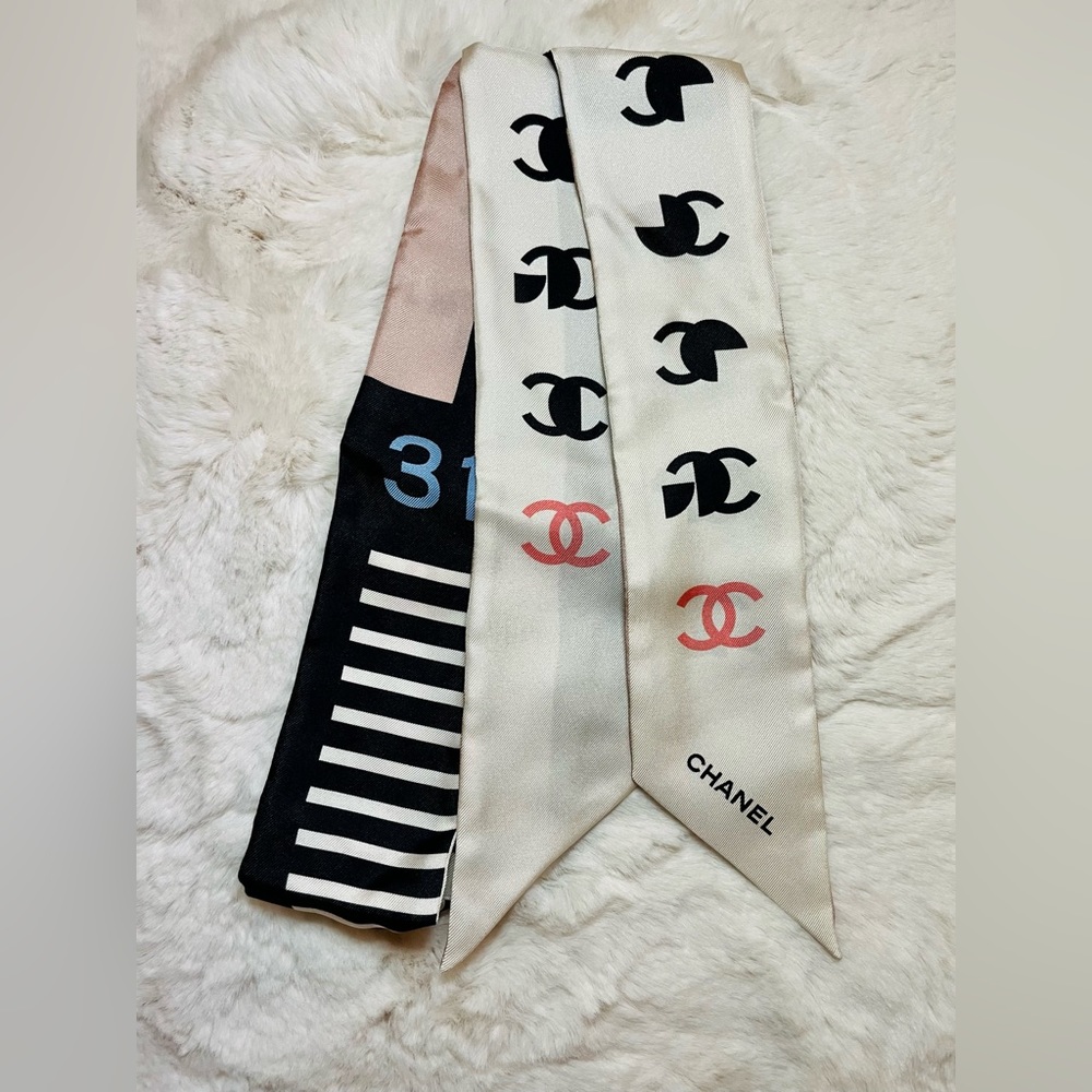 CHANEL 21S scarf bandeau twilly wrap in ecru beige black brand new NWT